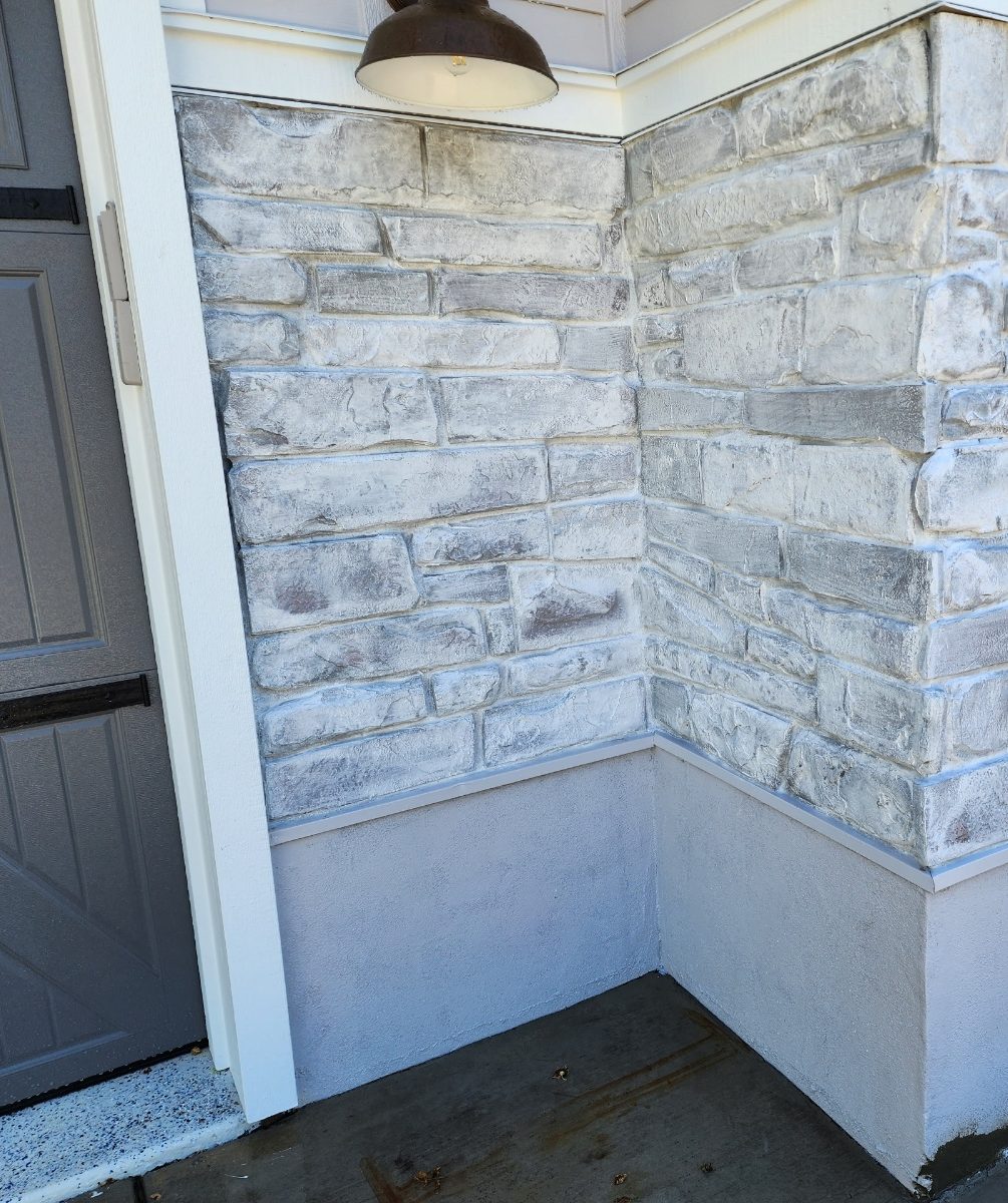 Our professional brick and stone lime wash painting will transform your home. Contact Canyon Painters now for an estimate!